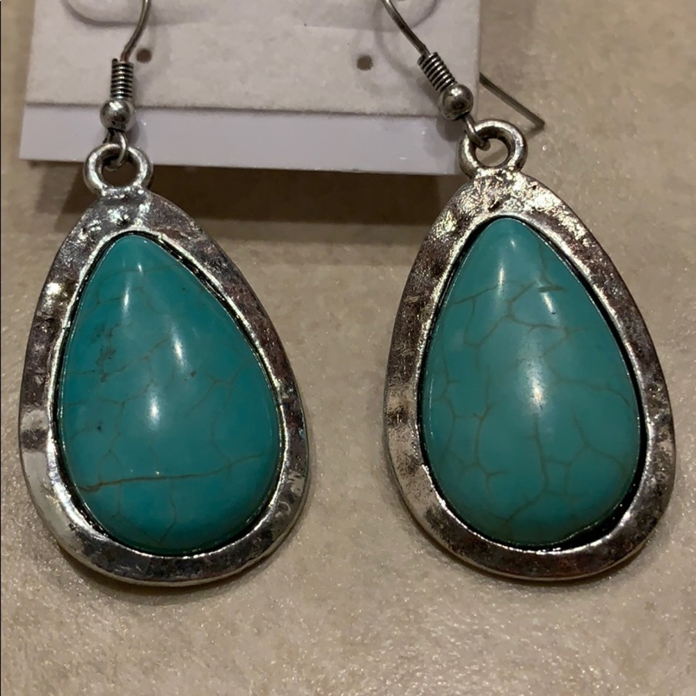 Turquoise dangle earrings - Picture 2 of 3